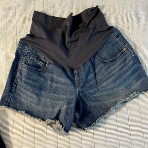 2 for $20! Aglow Dark Maternity Jean Shorts 🍼